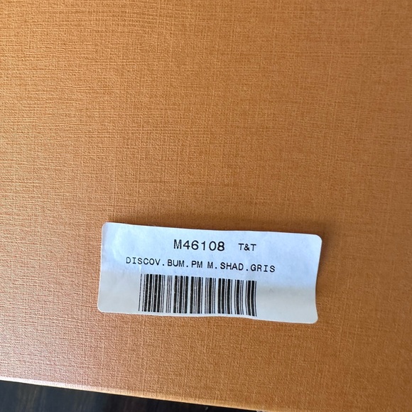 EUC Gray Leather, Black Strap, Louis Vuitton Bumbag
$1,900 - Picture 10 of 11